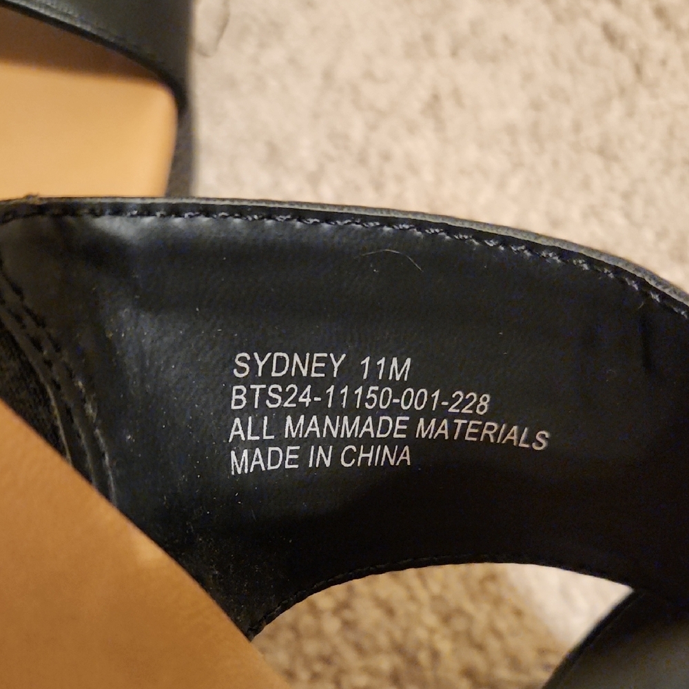 Baretraps Sydney Black Wedge Sandals, 11M, NWOT - Picture 10 of 10